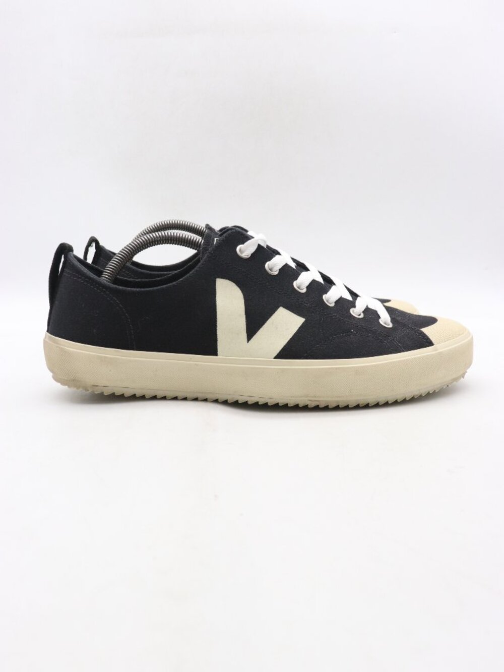 Veja Nova Canvas Men's Size 11 Lace Up Casual Black Lace Up Sneakers